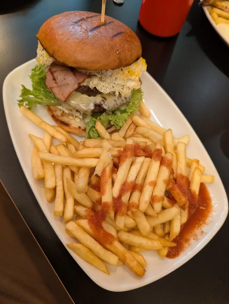 Dan Simpson_Flitwick Peri Peri_Flitwick_review