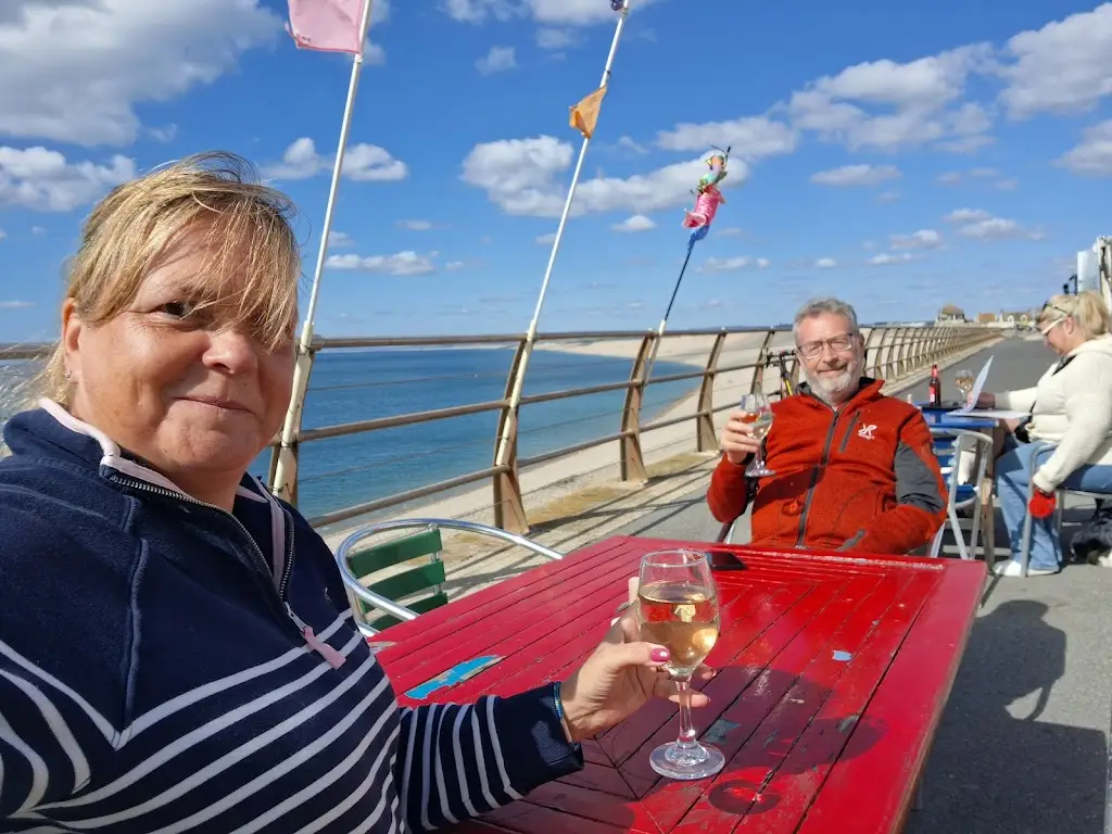 Kim Leonard_Quiddles Cafe_Fortuneswell_review