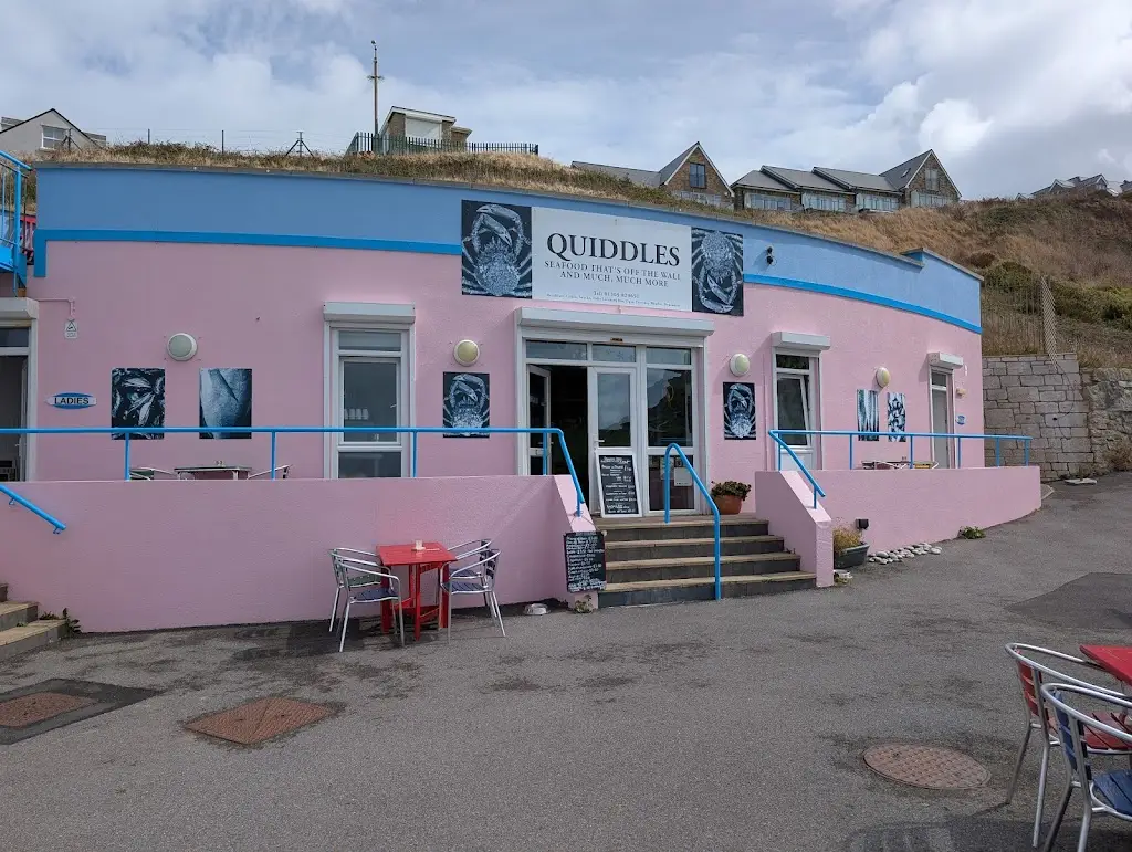 Quiddles Cafe restaurant in Fortuneswell
