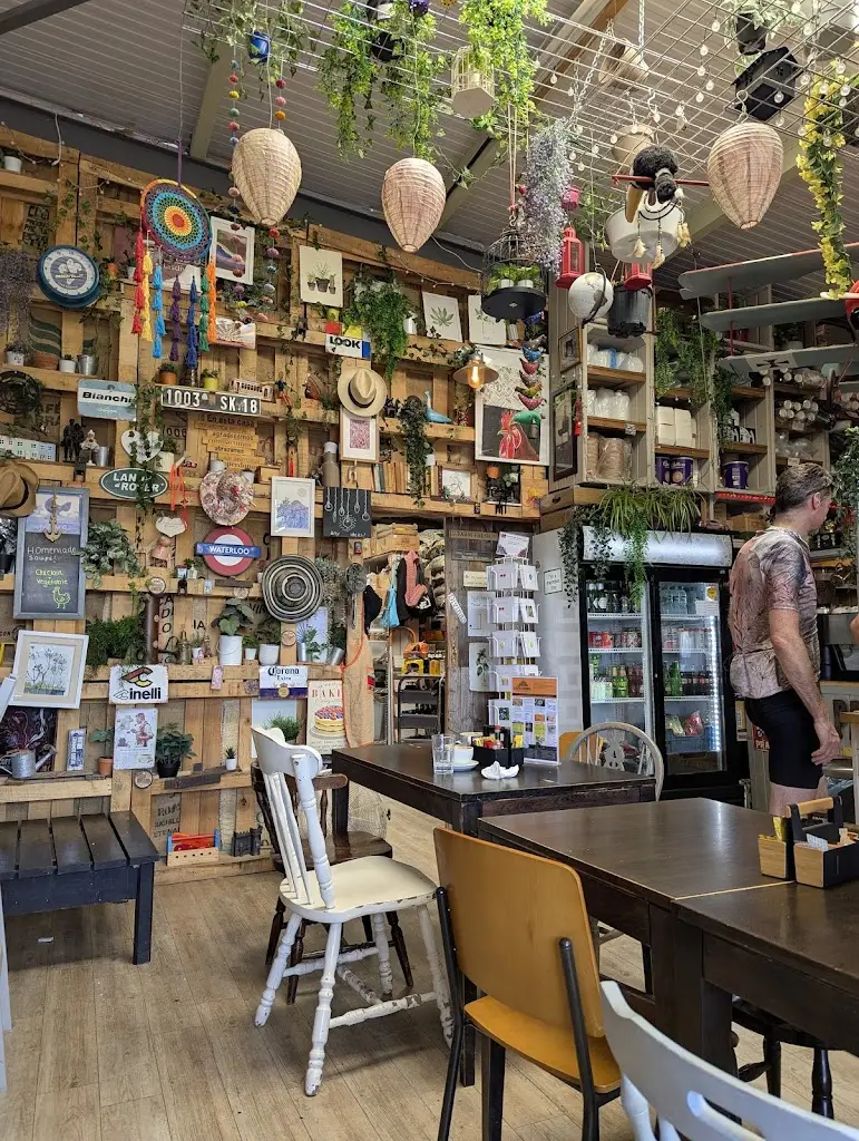 Hayden Jones_Cafe Amigo_Fowlmere_review