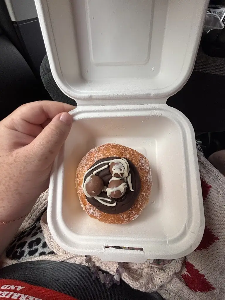 Maisie Jayne Buck_Hideaway_Four Lanes_review