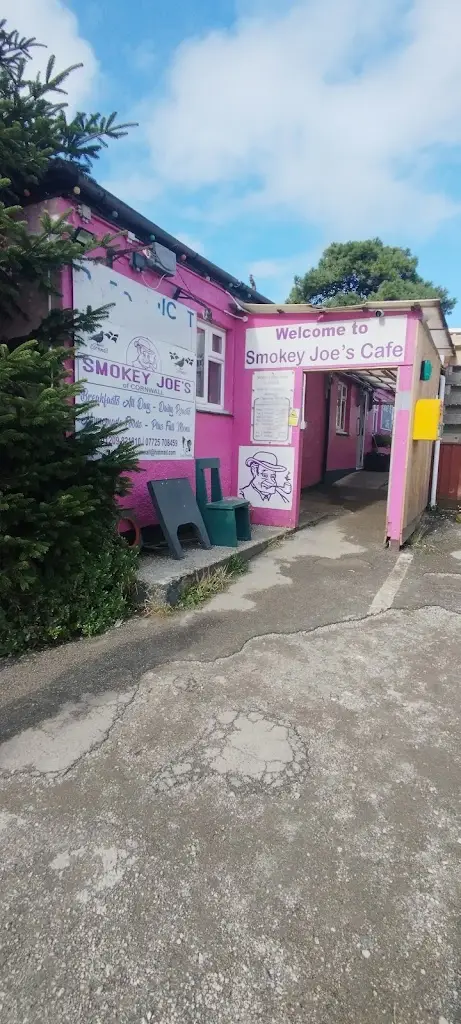 Susan Hedger_Smokey Joes_Four Lanes_review