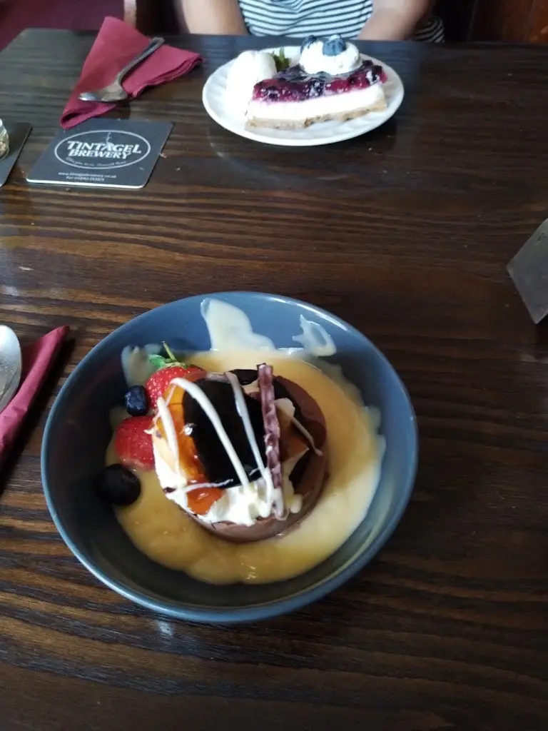 david frank_Victoria Inn_Four Lanes_review