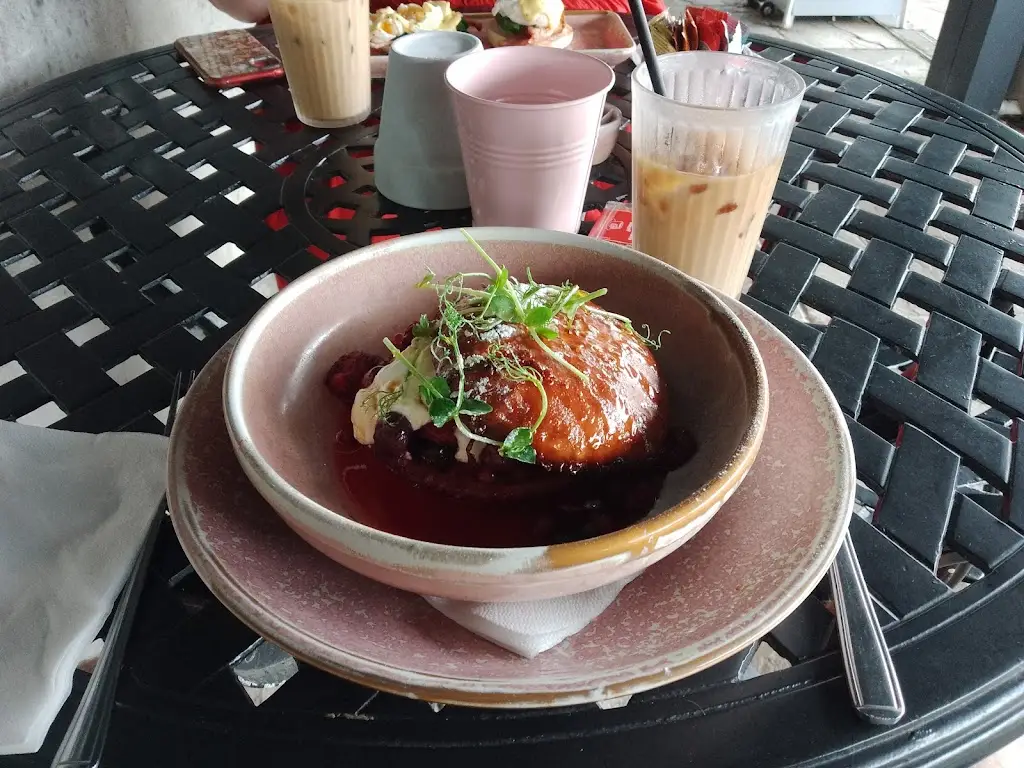 H M_Amy's Kitchen & Bar_Four Lanes_review