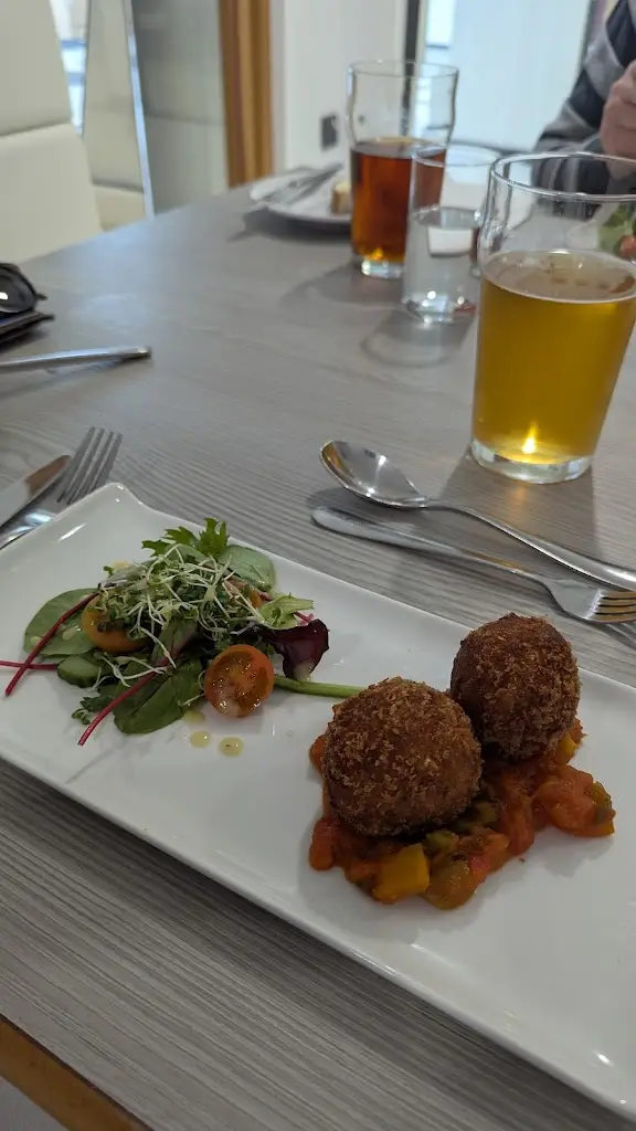 Trevenson Restaurant_Four Lanes_slider_image_3