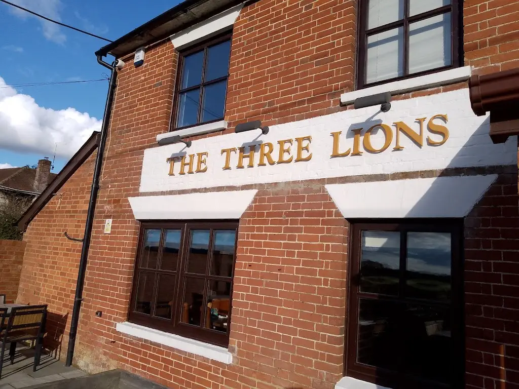 The Three Lions_Fordingbridge_slider_image_1