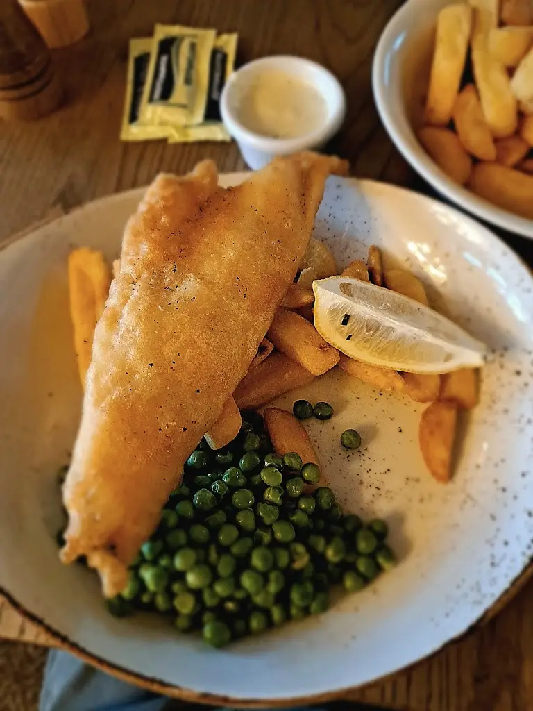 Phil Wotton_The Fighting Cocks Pub_Fordingbridge_review