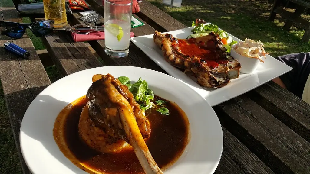 Menu_Bat & Ball_Fordingbridge_image_6