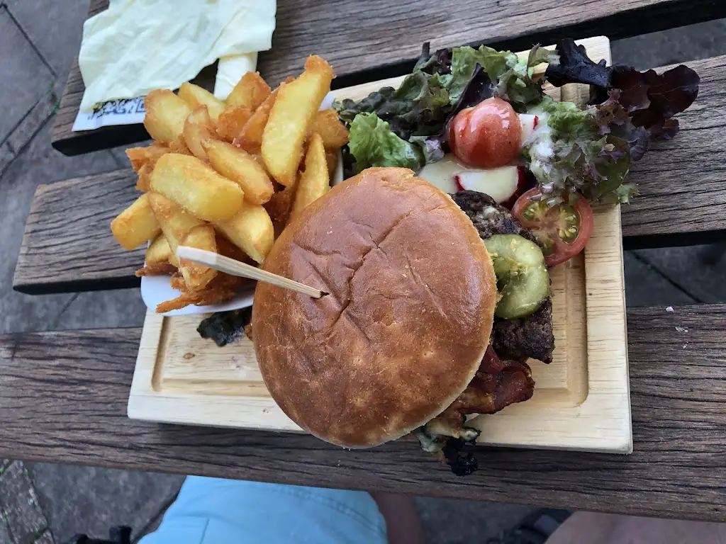 Belinda D_The Rose and Thistle_Fordingbridge_review