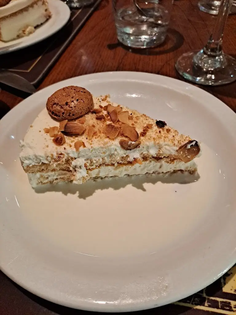 Yvonne Hall_Villa Bianca_Frimley_review