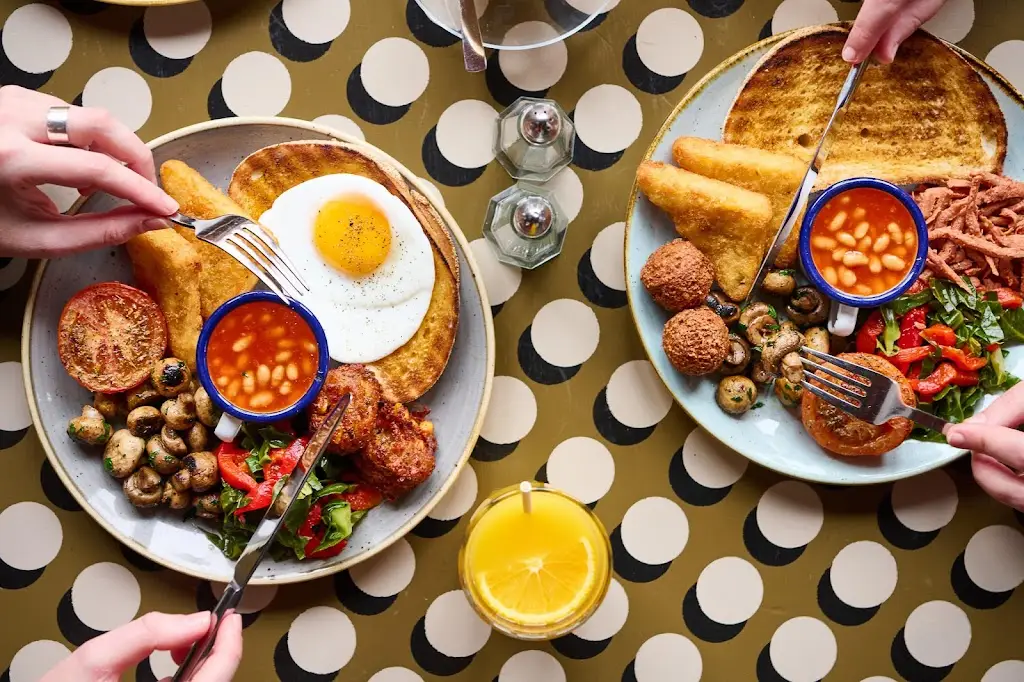 Rococo Lounge_Aylesbury_slider_image_2