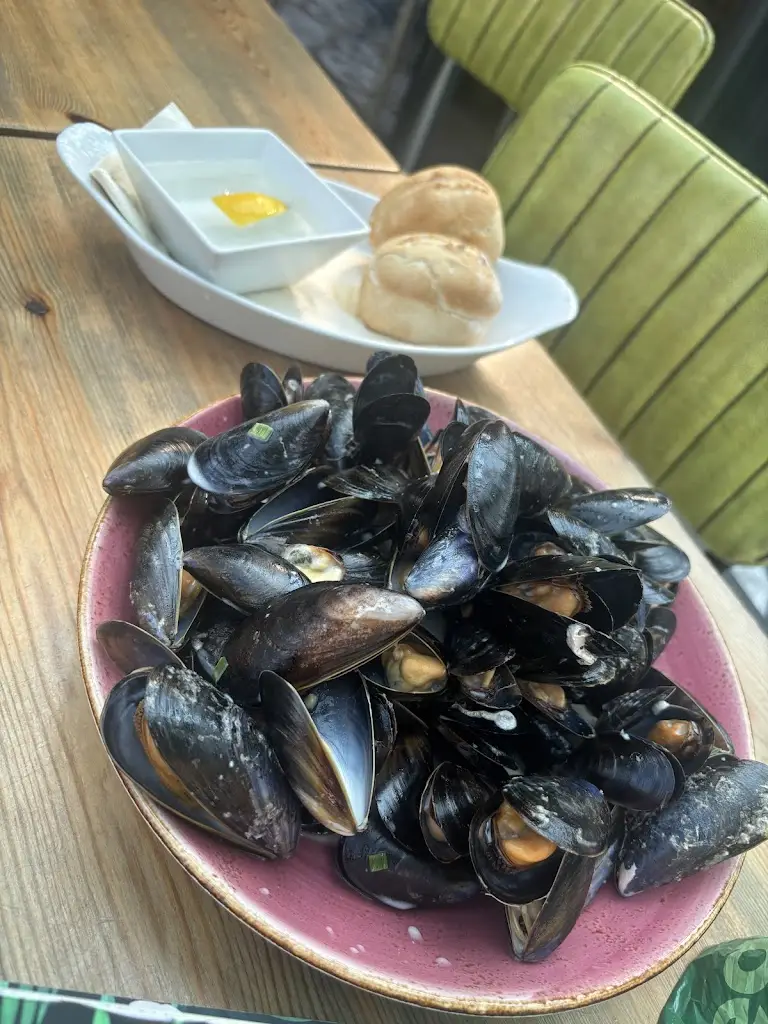 Sian P_The Glasshouse at Charlottes_Filey_review