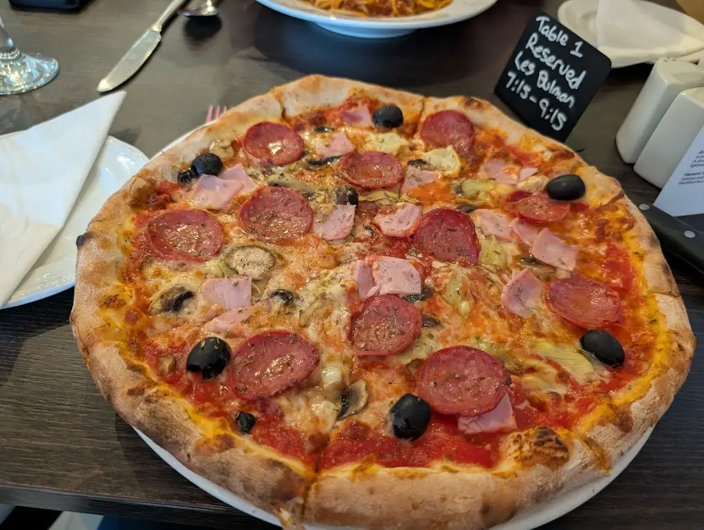 La Gondola Ristorante & Pizzeria_Filey_slider_image_3