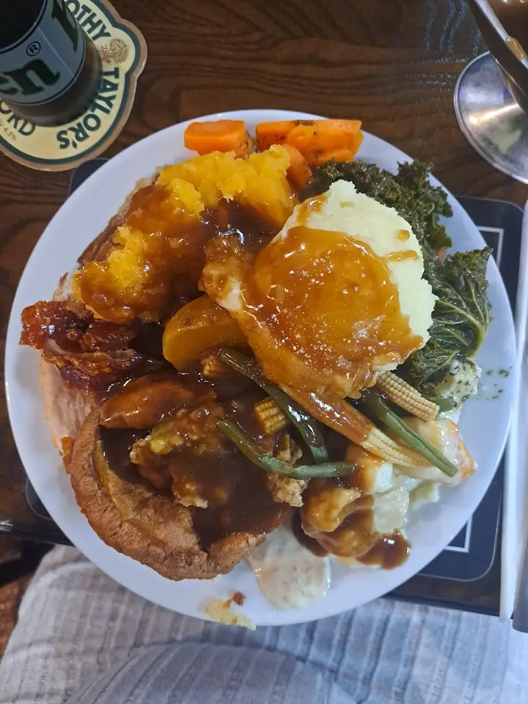 Elyse Bingham_The Buccaneer_Filey_review