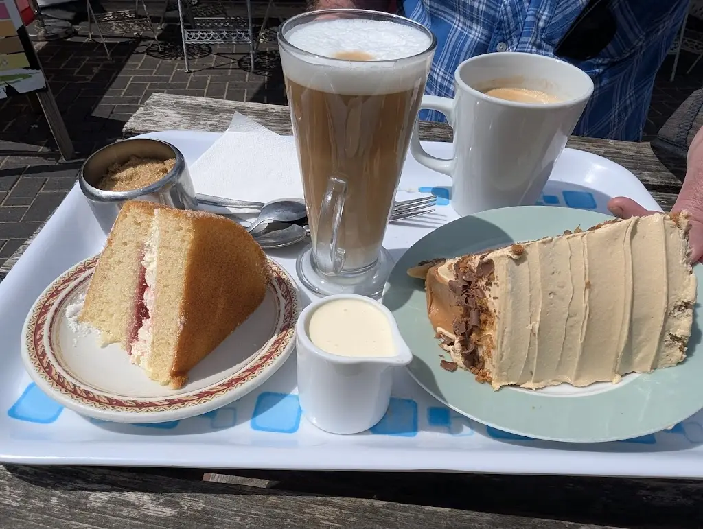 Liz H_Angela's Tea Room_Filey_review