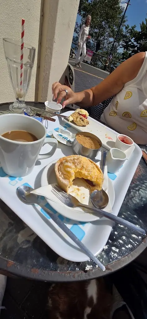 Chris T_Angela's Tea Room_Filey_review