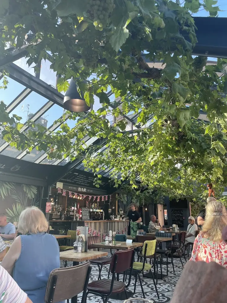 Ebonie_Glasshouse_Filey_review