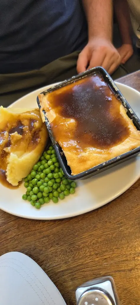 Scott_Royal Oak Pub filey_Filey_review