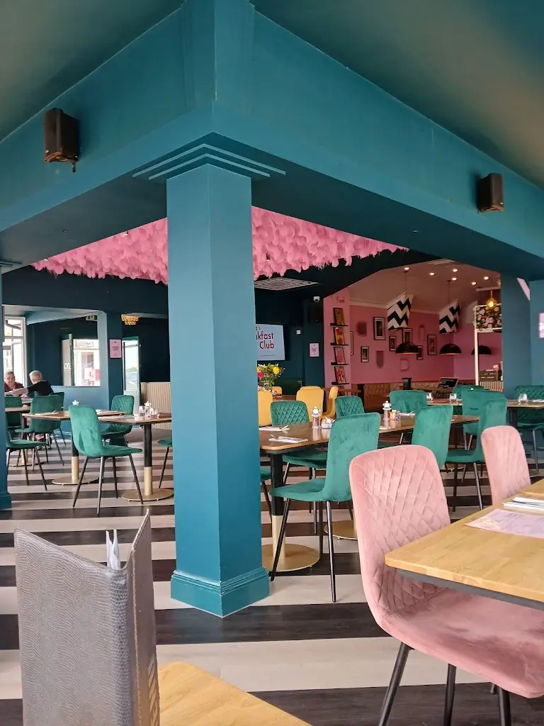 Loca Bar & Restaurant_Felixstowe_slider_image_3