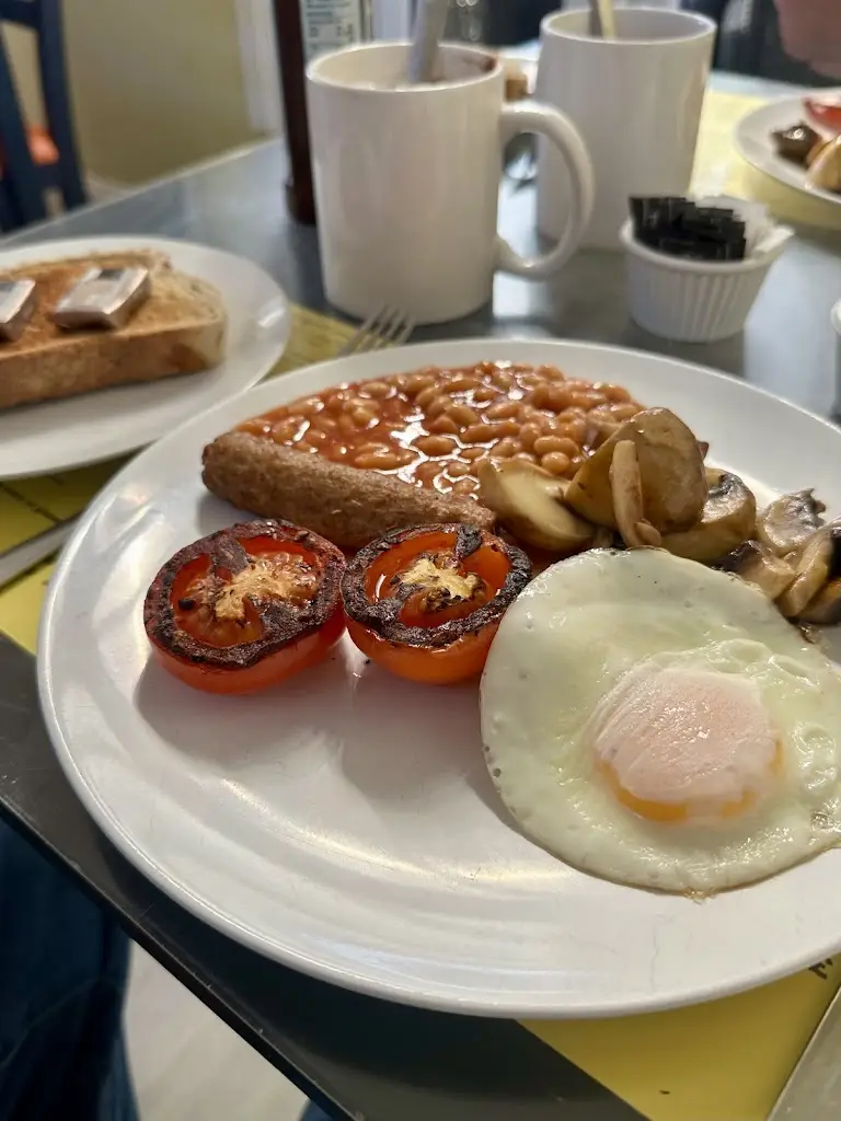 Mark Brewster_Gulliver's Wife Café_Felixstowe_review
