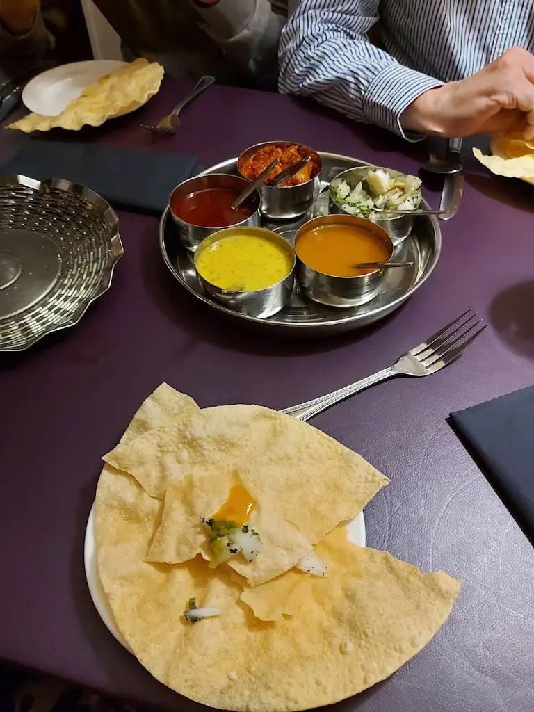 Bombay Nite_Felixstowe_slider_image_3