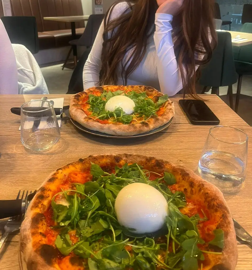 Menu_Iannellis_Aylesbury_image_3