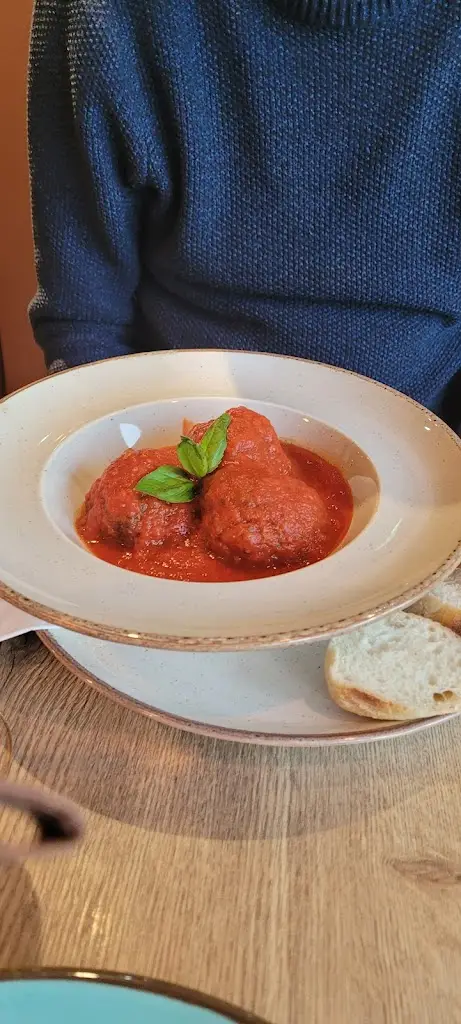 Menu_Iannellis_Aylesbury_image_7