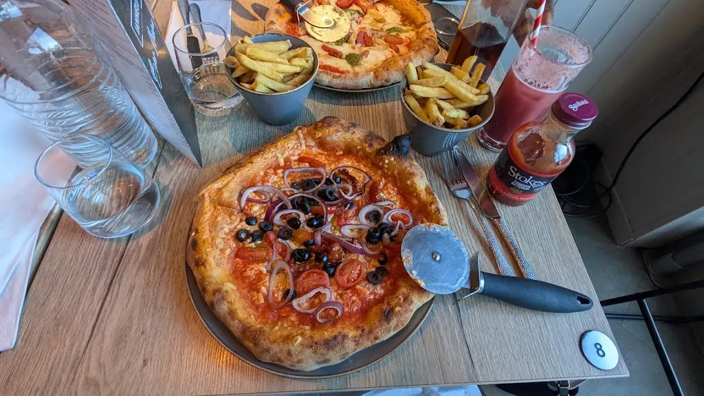 Sunya Hussain_Iannellis_Aylesbury_review