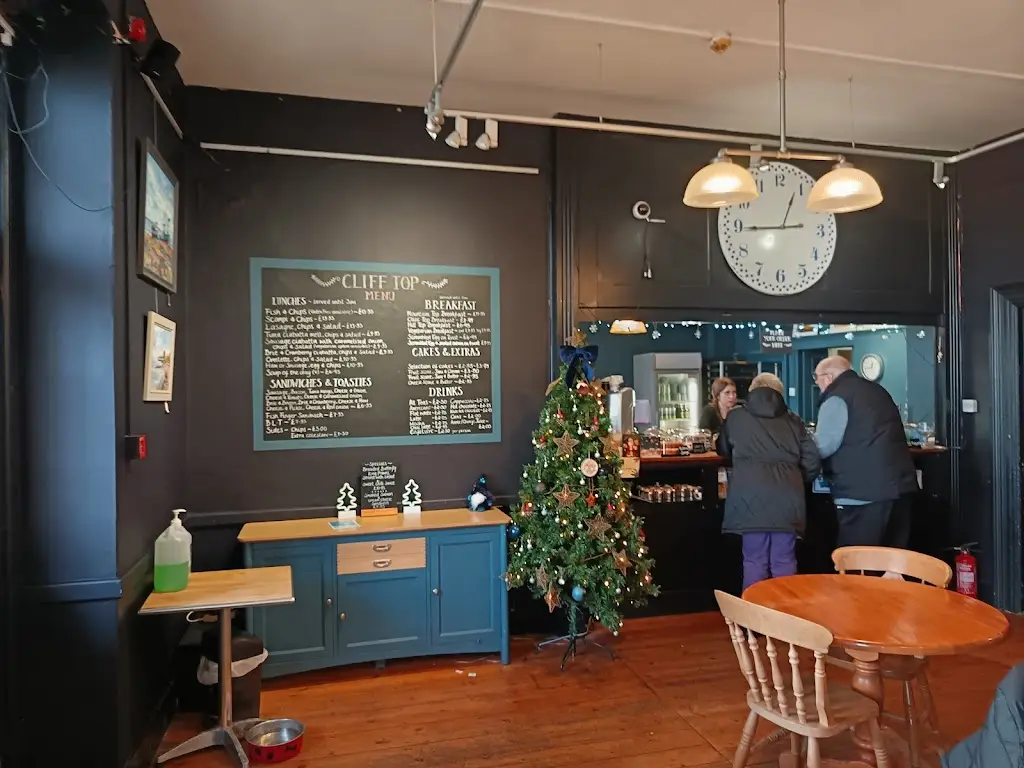Michael D. Scott_Cliff Top Cafe_Felixstowe_review