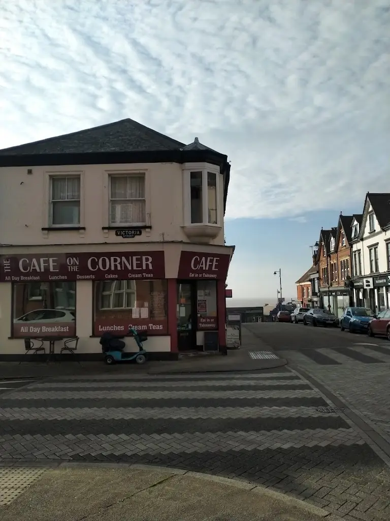 Paul Devivo_The Cafe On The Corner_Felixstowe_recensione