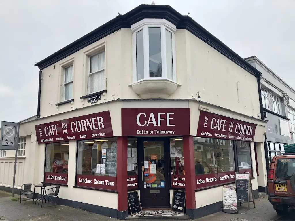 Graham Cave_The Cafe On The Corner_Felixstowe_recensione