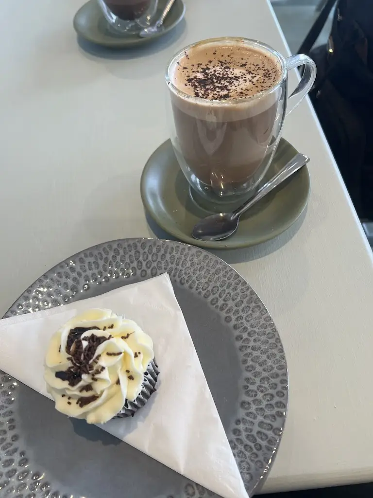 Lauren Brown_Sweetwater_Felixstowe_review