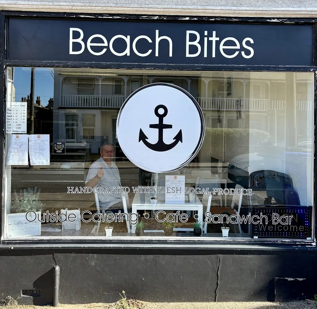 Pete Symonds_Beach Bites_Felixstowe_review