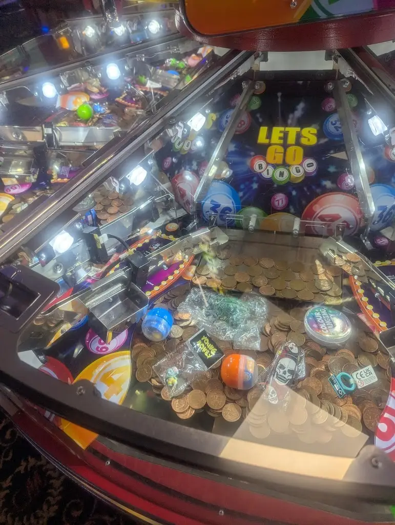 harry farrow_Beach Street_Felixstowe_review