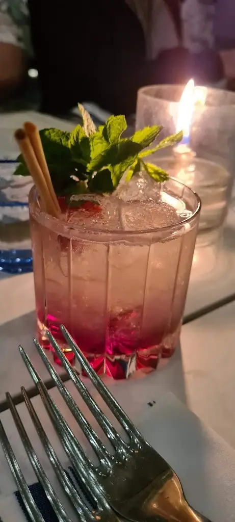 Menu_The Hut_Freshwater_image_6