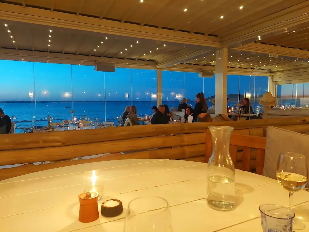 The Hut_Freshwater_slider_image_1