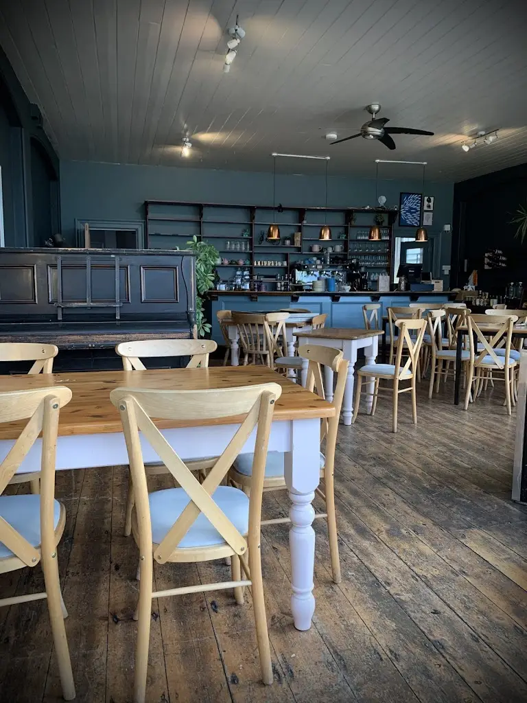 The Piano Café restaurant in Freshwater