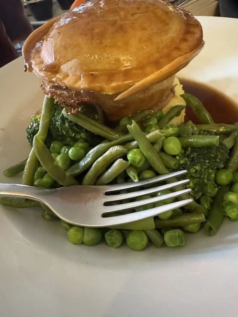 Richard Hill_The Vine Inn_Freshwater_review