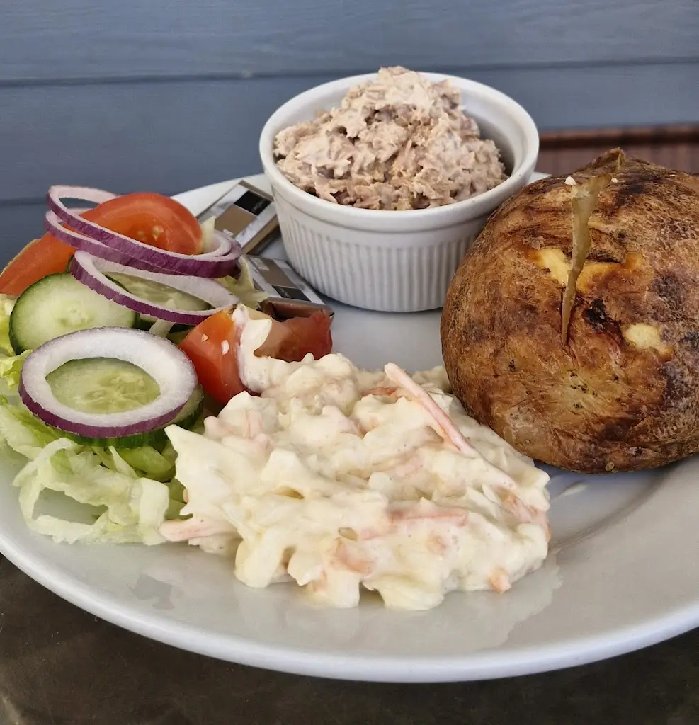 Rog Edwards_Colwell Captains Cabin Cafe_Freshwater_review