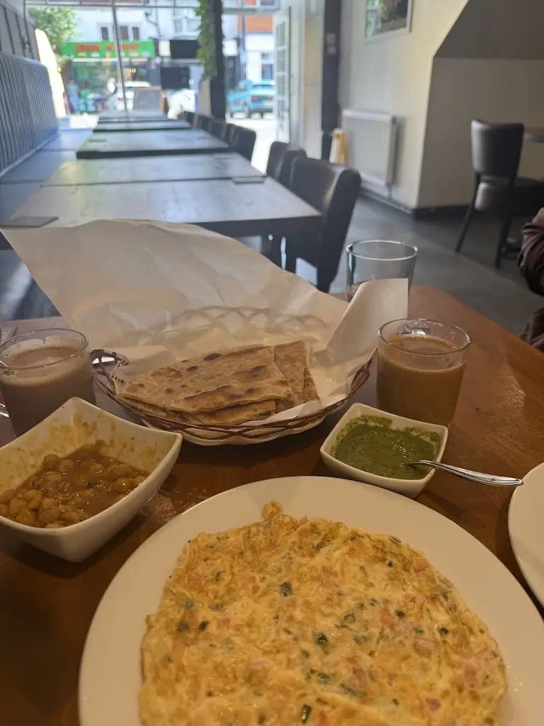 Aqsa Khattak_BALTI BLVD Resturant & cafe_Furnace Green_review