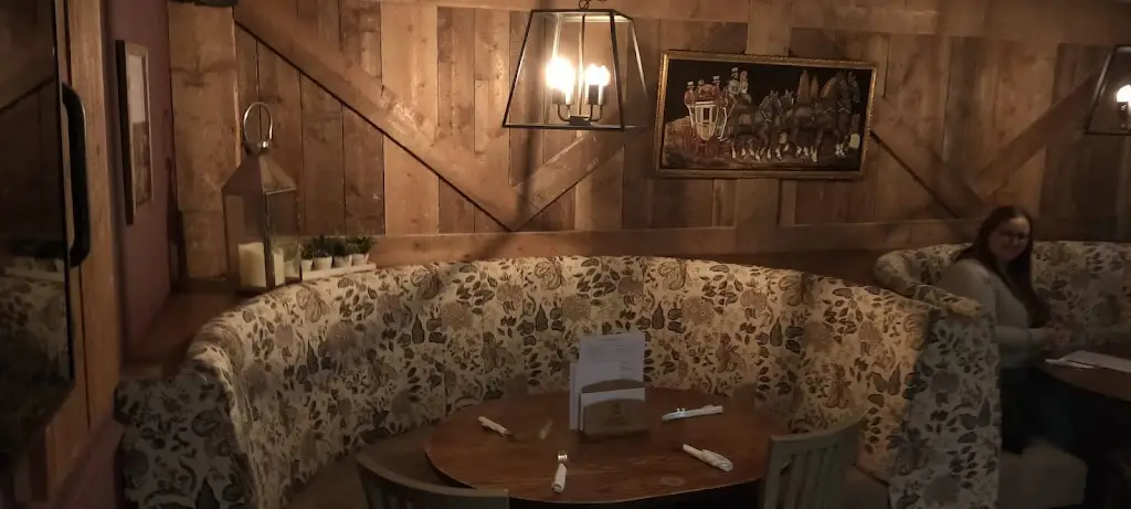 Elliott Hawkes_Coach & Horses_Freckleton_review