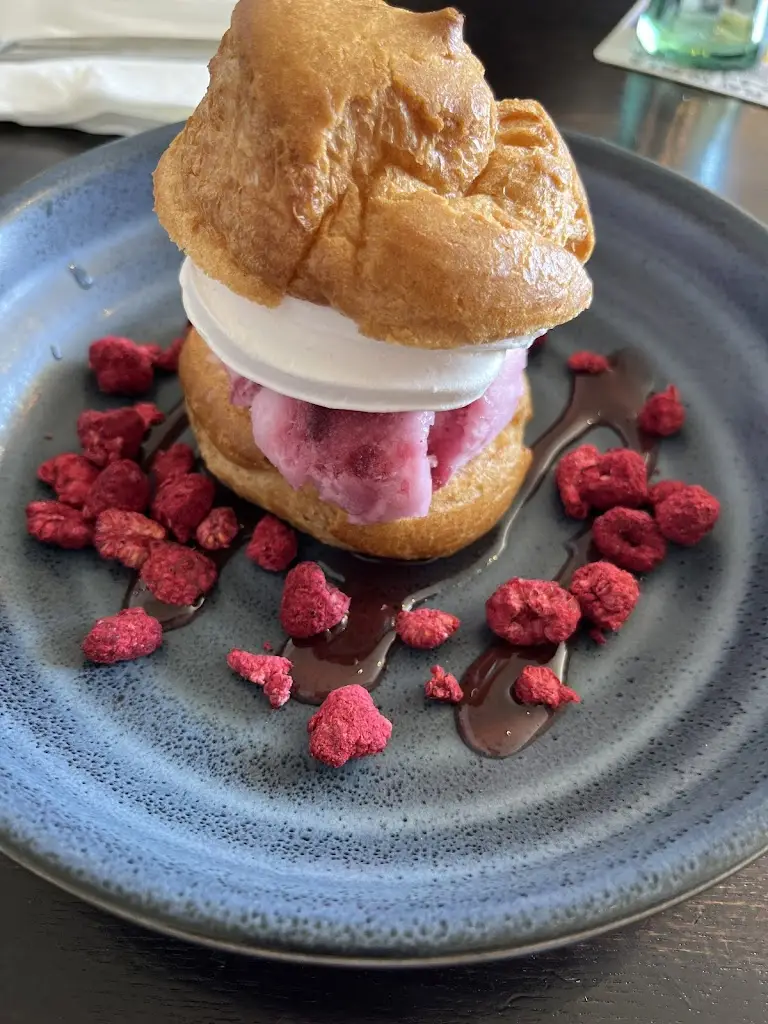 J Lo_The Plough_Freckleton_review