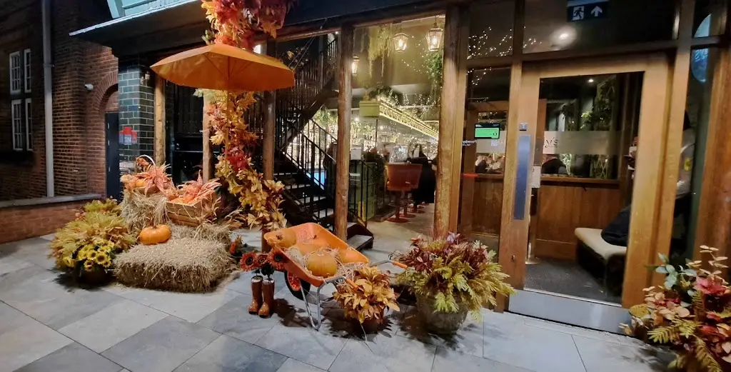 Emily's_Formby_slider_image_3