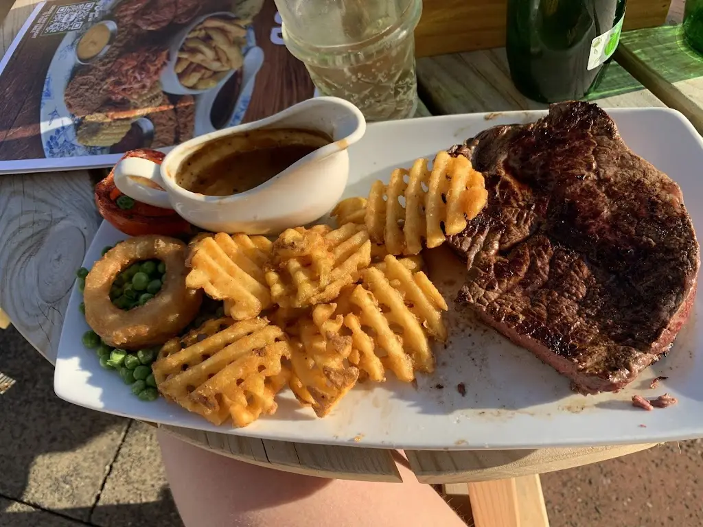 Alice Moores_The Pinewoods_Formby_review