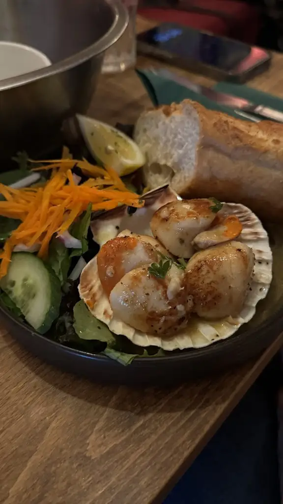 Christopher Dodd_Sam's Fowey_Fowey_review