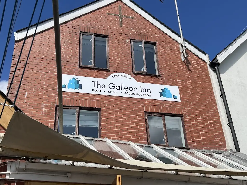 R. Green_The Galleon Inn_Fowey_review