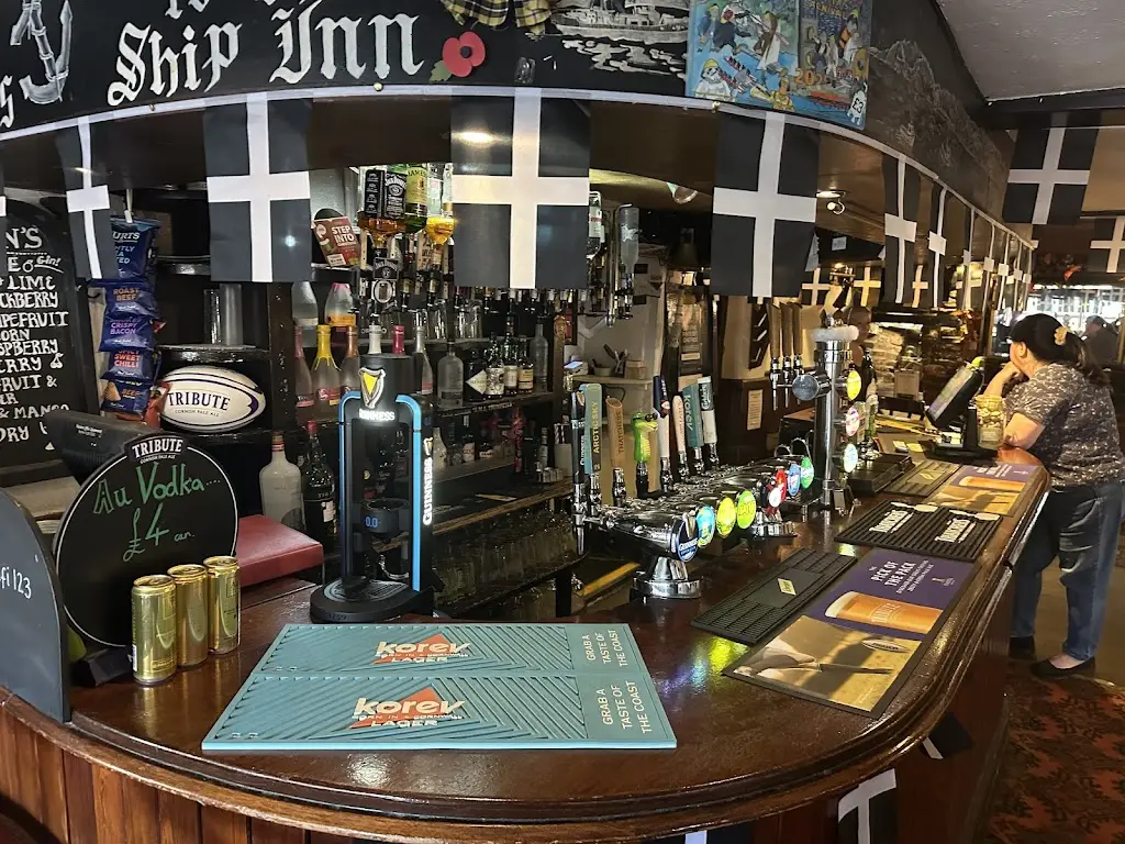 Mike Boardman_The Ship Inn_Fowey_recensione