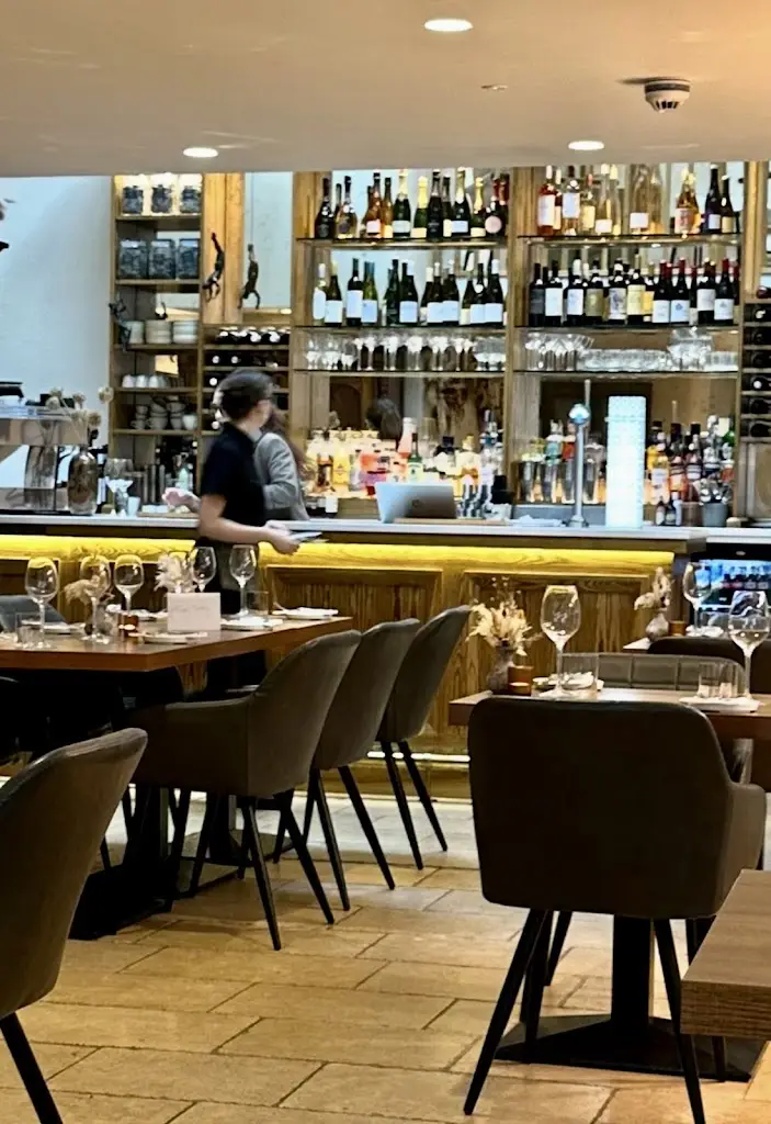 Narla by Charlie Walters restaurant in Fowey