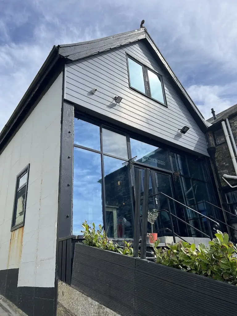 Leigh Bird_Sam's On The Beach_Fowey_review