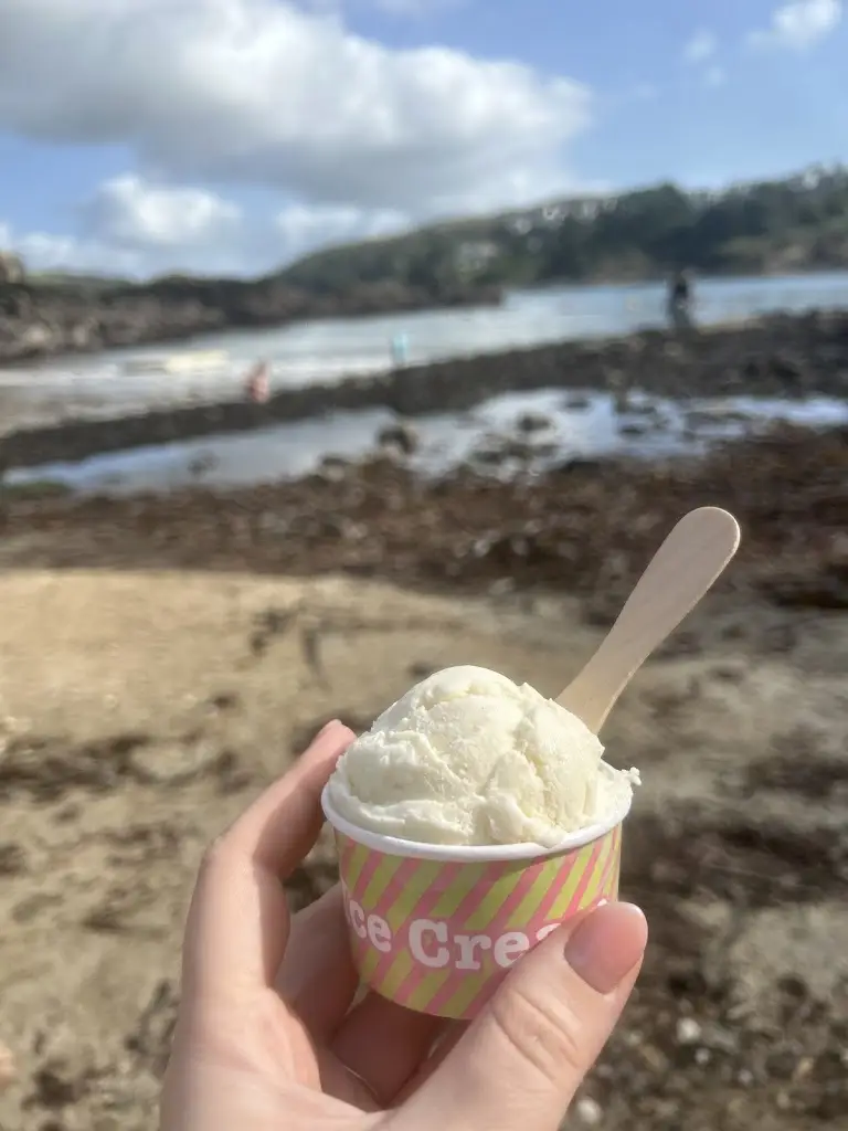 Jess S_Readymoney Beach Shop_Fowey_review